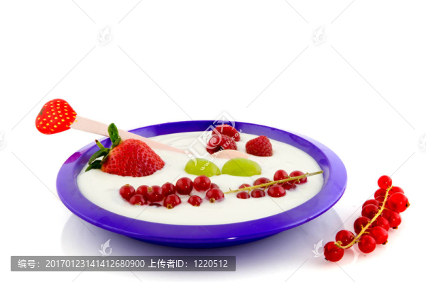 新鮮水果酸奶