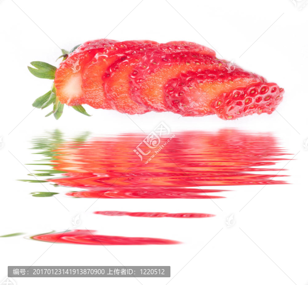 White上的草莓