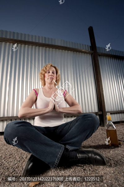 吸煙與飲酒女性的冥想
