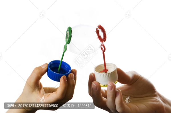 肥皂泡的兩只手