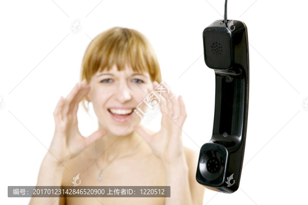 在電話