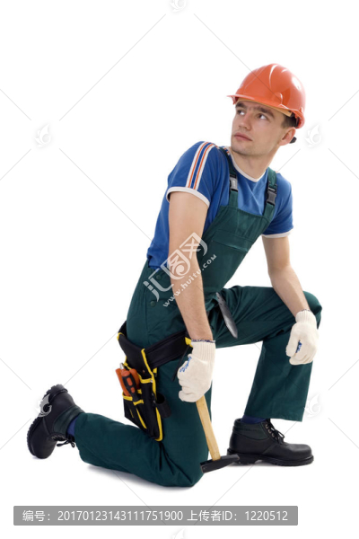 在工作服的男性建筑工人