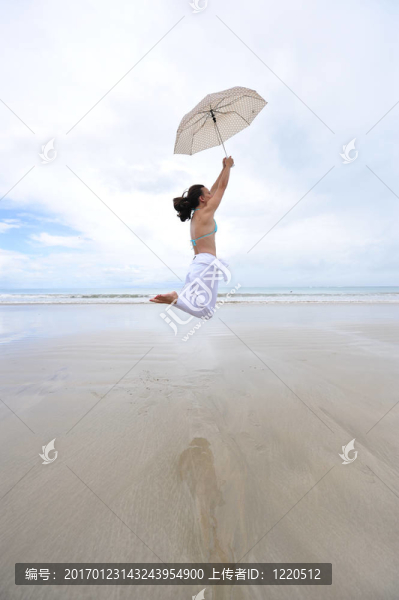 海灘上的女人