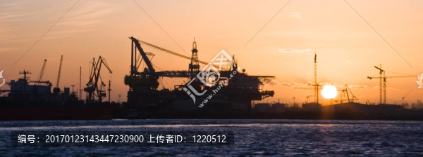 剪影的建筑業(yè)