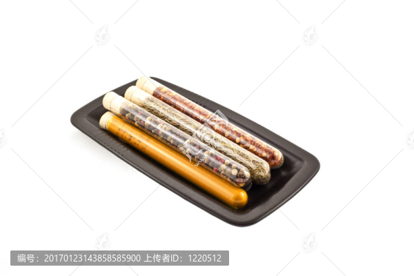 黑色玻璃管中的香料