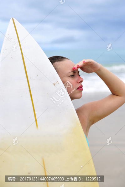 沖浪姑娘