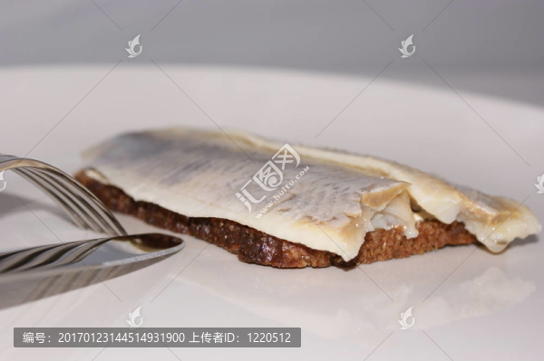 Matie；上一片面包一個年輕的鯡魚
