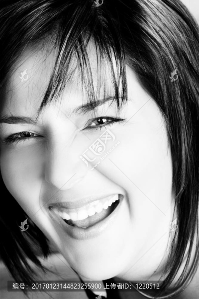 黑發(fā)女