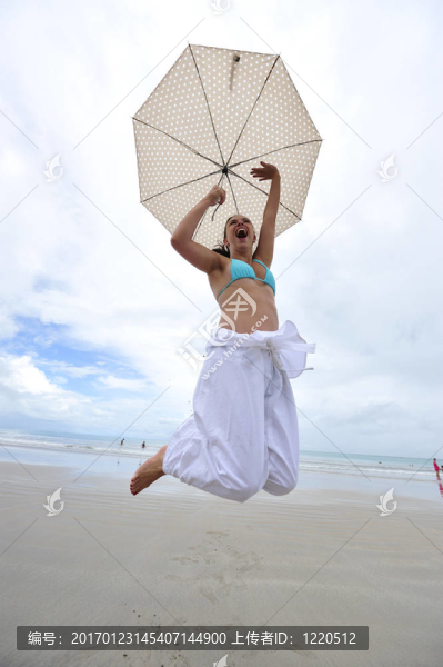 海灘上的女人