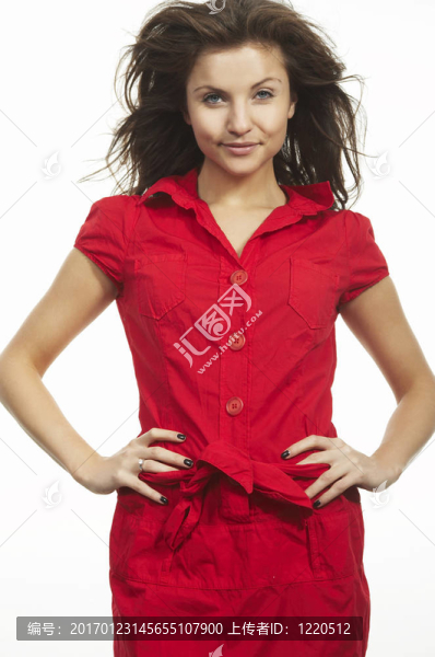 穿紅衣服的女士