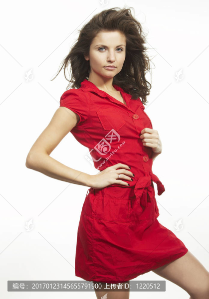 穿紅衣服的女士