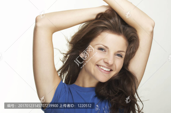 一個(gè)快樂的年輕女人