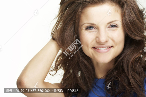 一個快樂的年輕女人