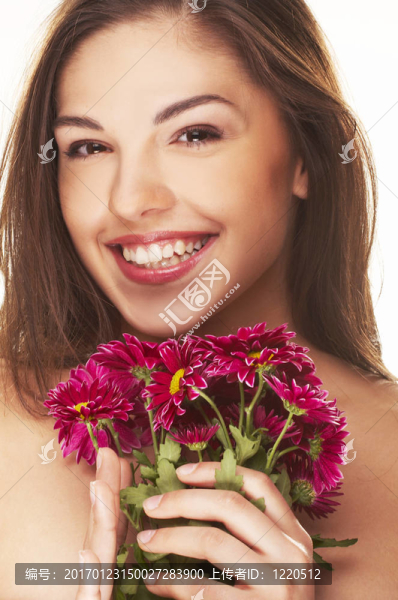 可愛的女孩，紅色的花