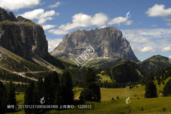 意大利；Dolomites