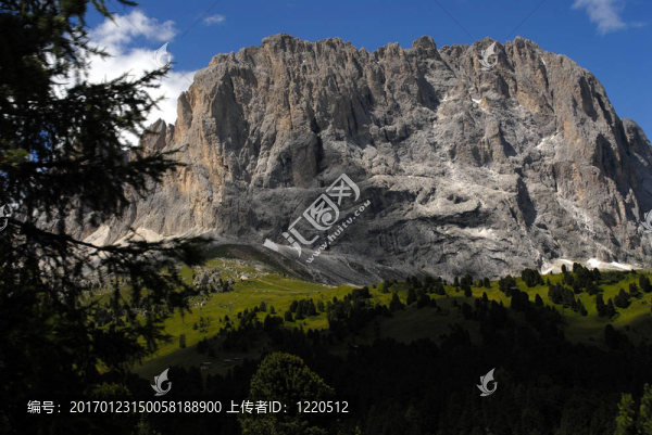 意大利；Dolomites
