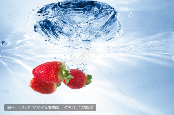 在水strawbarry水果