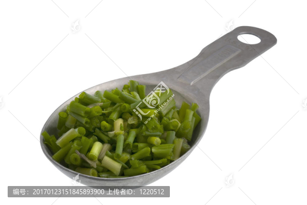 新鮮韭菜切碎湯匙