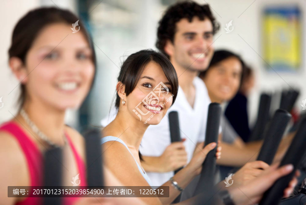 健身房的心肺機(jī)