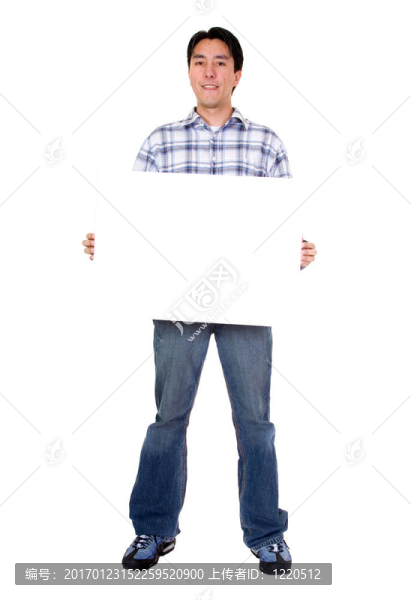友好的男子拿著一個白色的板