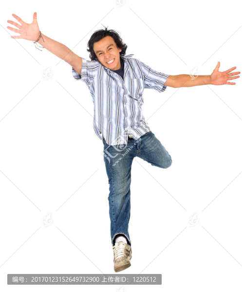 休閑男子跳躍的喜悅