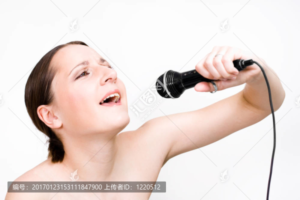 帶麥克風的女人