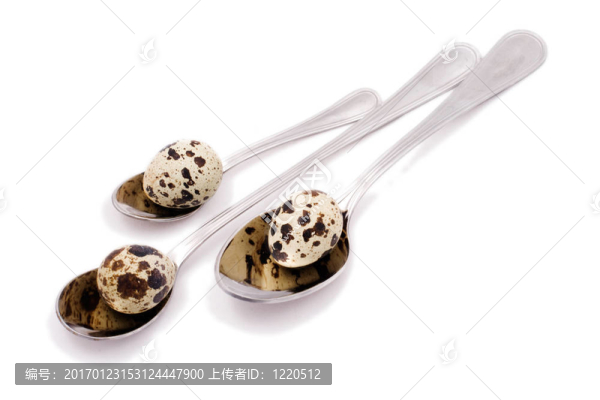 勺子里的鵪鶉蛋