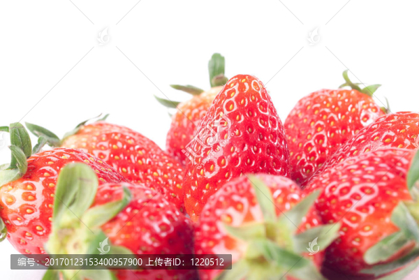 White上的草莓