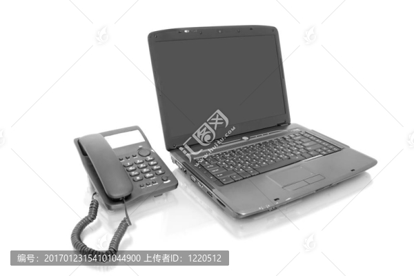 筆記本電腦與電話