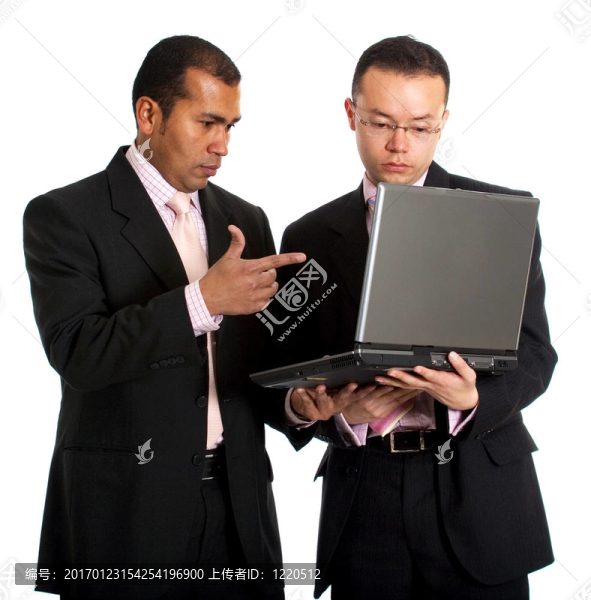 筆記本電腦上的商務(wù)人士