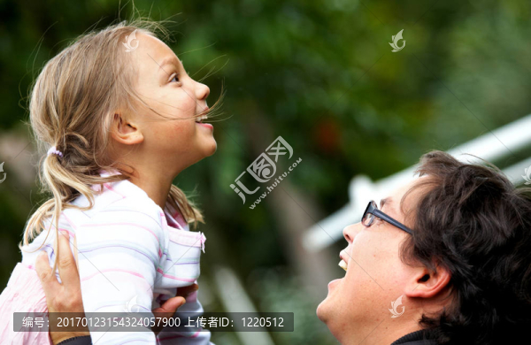 父親和女兒