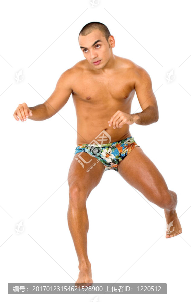 肌肉發(fā)達(dá)的男人平衡