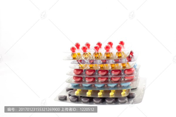 在其他一些彩色藥丸泡一
