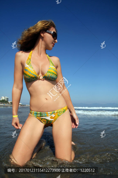 海灘上的女孩