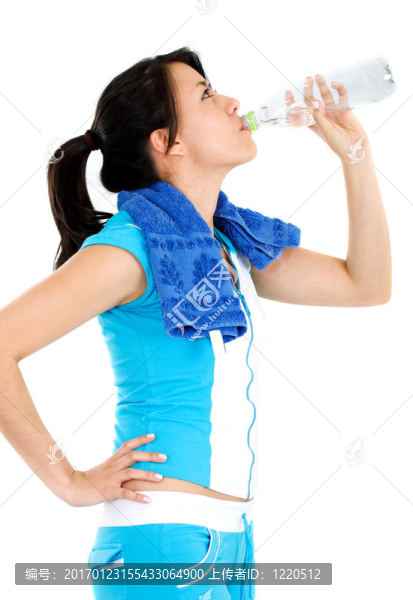 女子的飲用水