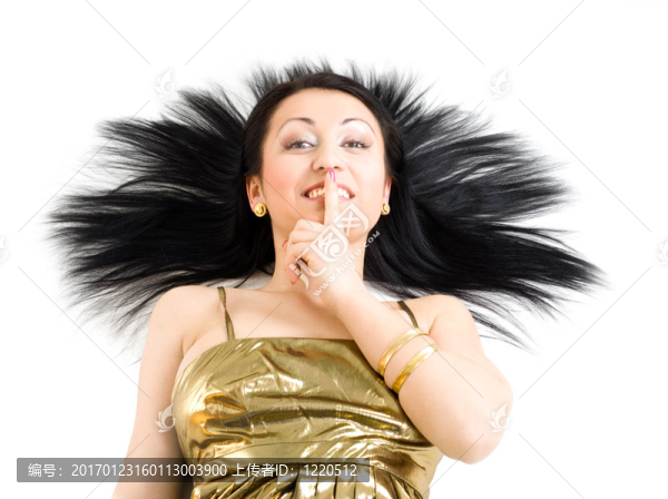 聰明女人的黑色長發(fā)顯示Shh的手指