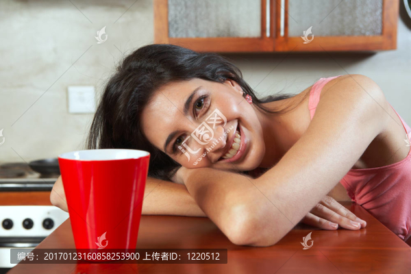 性感的黑發(fā)女人