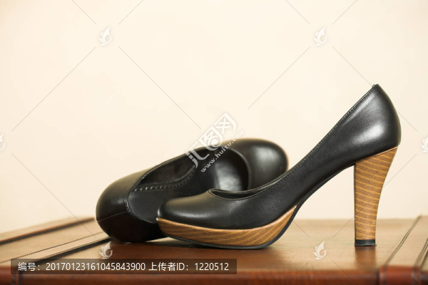 Black,Highheel的鞋子