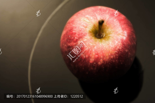 新鮮的紅蘋果