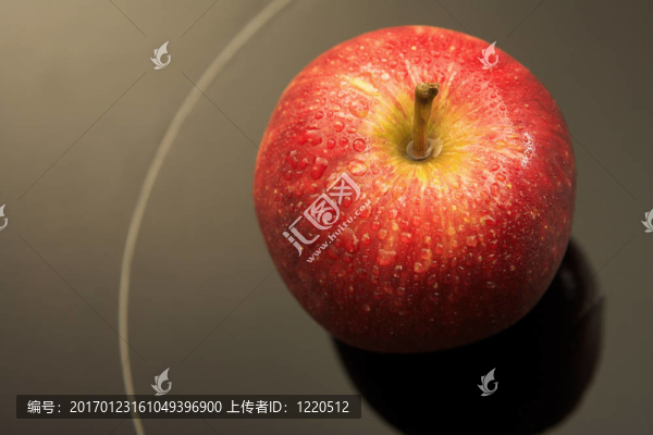 新鮮的紅蘋果