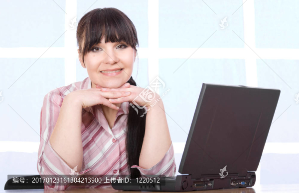 女人在家
