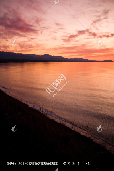 胡安·德富卡海峽的日落