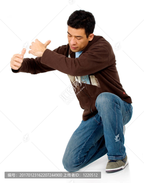 隨便的人拿著什么東西