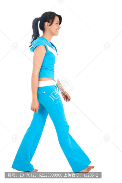 健身房的女孩走