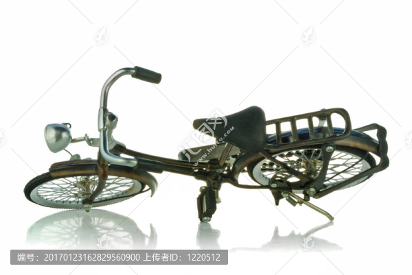 一個(gè)玩具自行車-匯圖網(wǎng) www.fosd68.com 一個(gè)玩具自行車