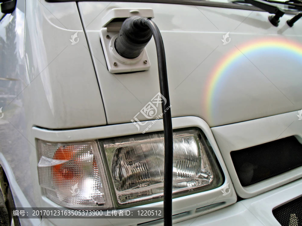 彩虹的電動(dòng)汽車