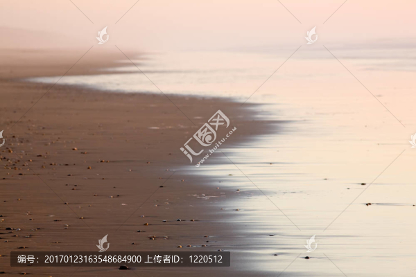 陌生的海灘的氣氛-匯圖網(wǎng) www.fosd68.com 陌生的海灘的氣氛