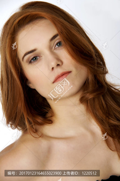 年輕漂亮的女人