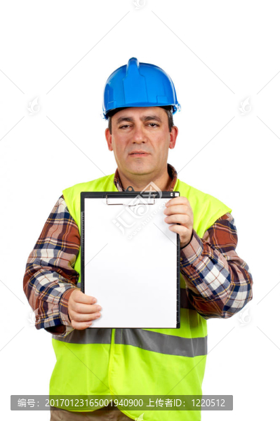 建筑工人展示空白筆記本