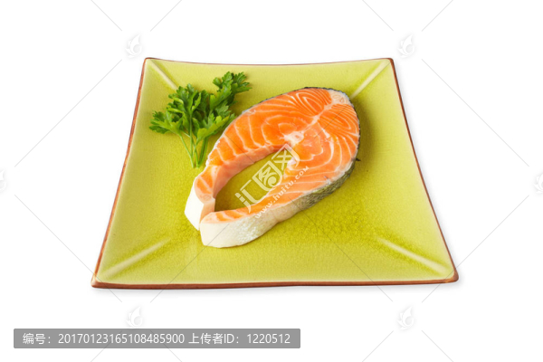新鮮的三文魚牛排